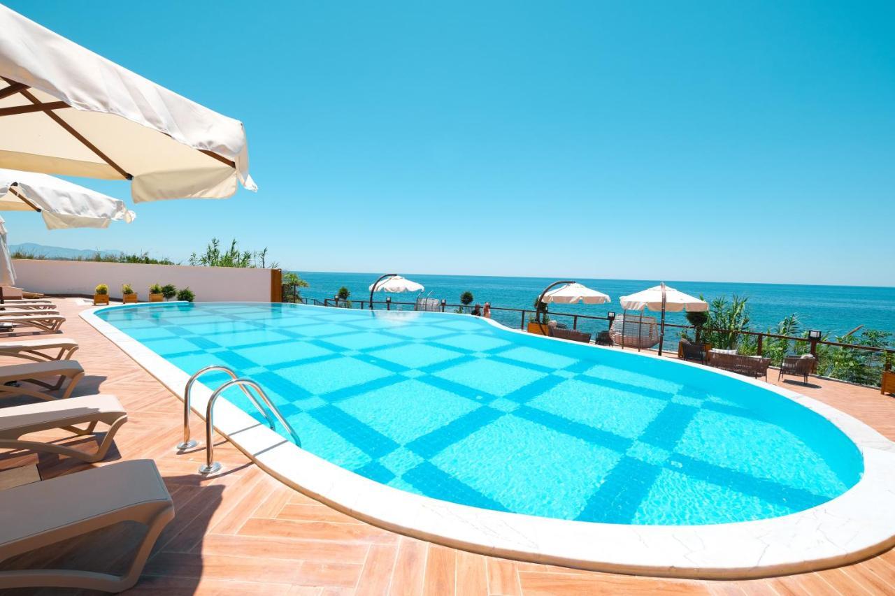Feniks Hotel Аланя Екстериор снимка