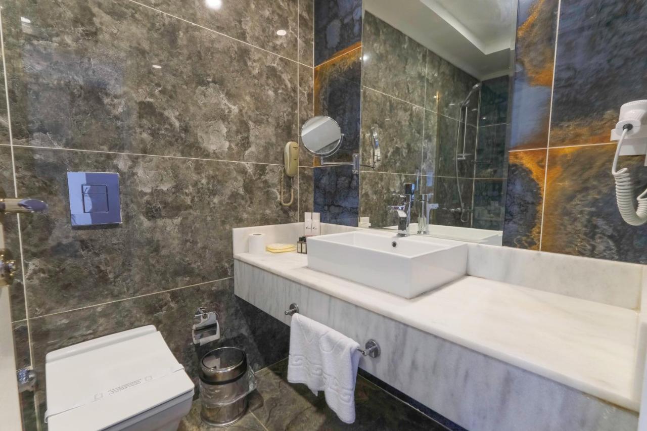 Feniks Hotel Аланя Екстериор снимка